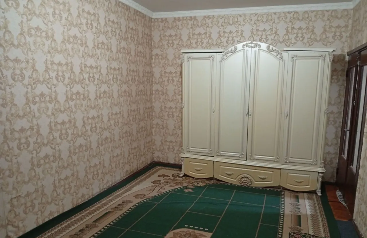Продаётся 1-комнатная квартира, 45 м², 1/5 этаж — Юнусабадский район