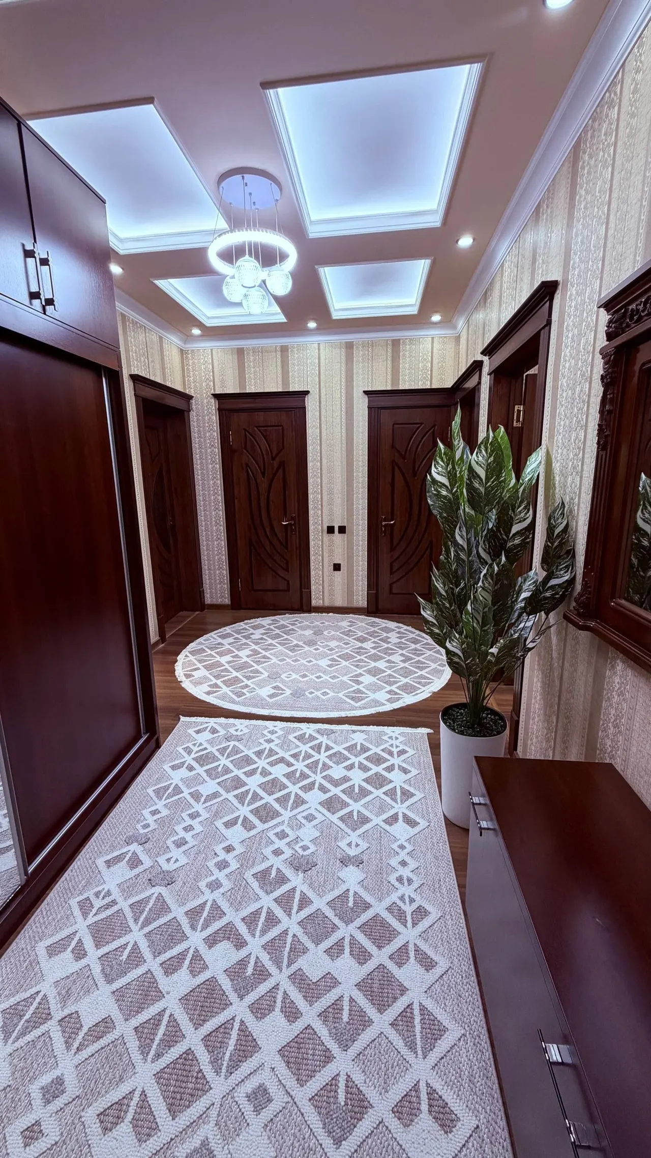 Sotiladi 3 xonali kvartira, 105 m², 6/7 qavat — Yunusobod tumani