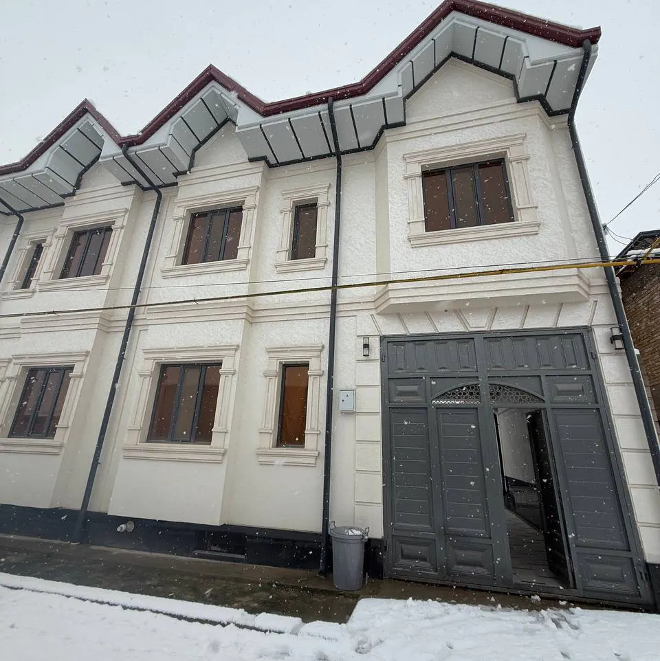 Ижарага берилади 4 хонали ҳовли уй, 175 м², 2 қаватли — Янгиҳаёт тумани