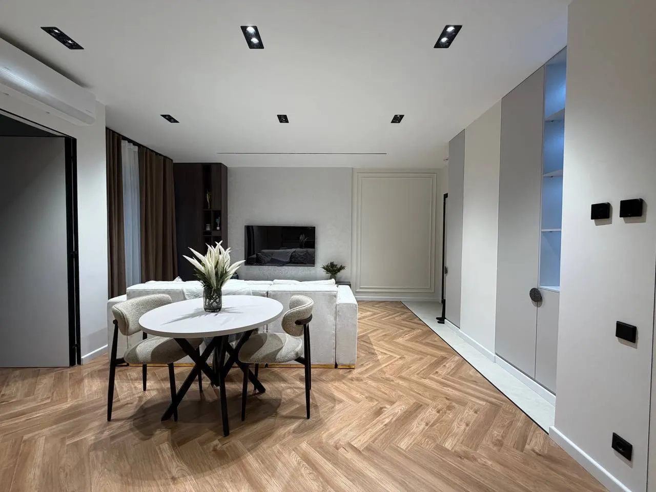 Ижарага берилади 2 хонали квартира, 50 м², 10/25 қават — Мирзо Улуғбек тумани