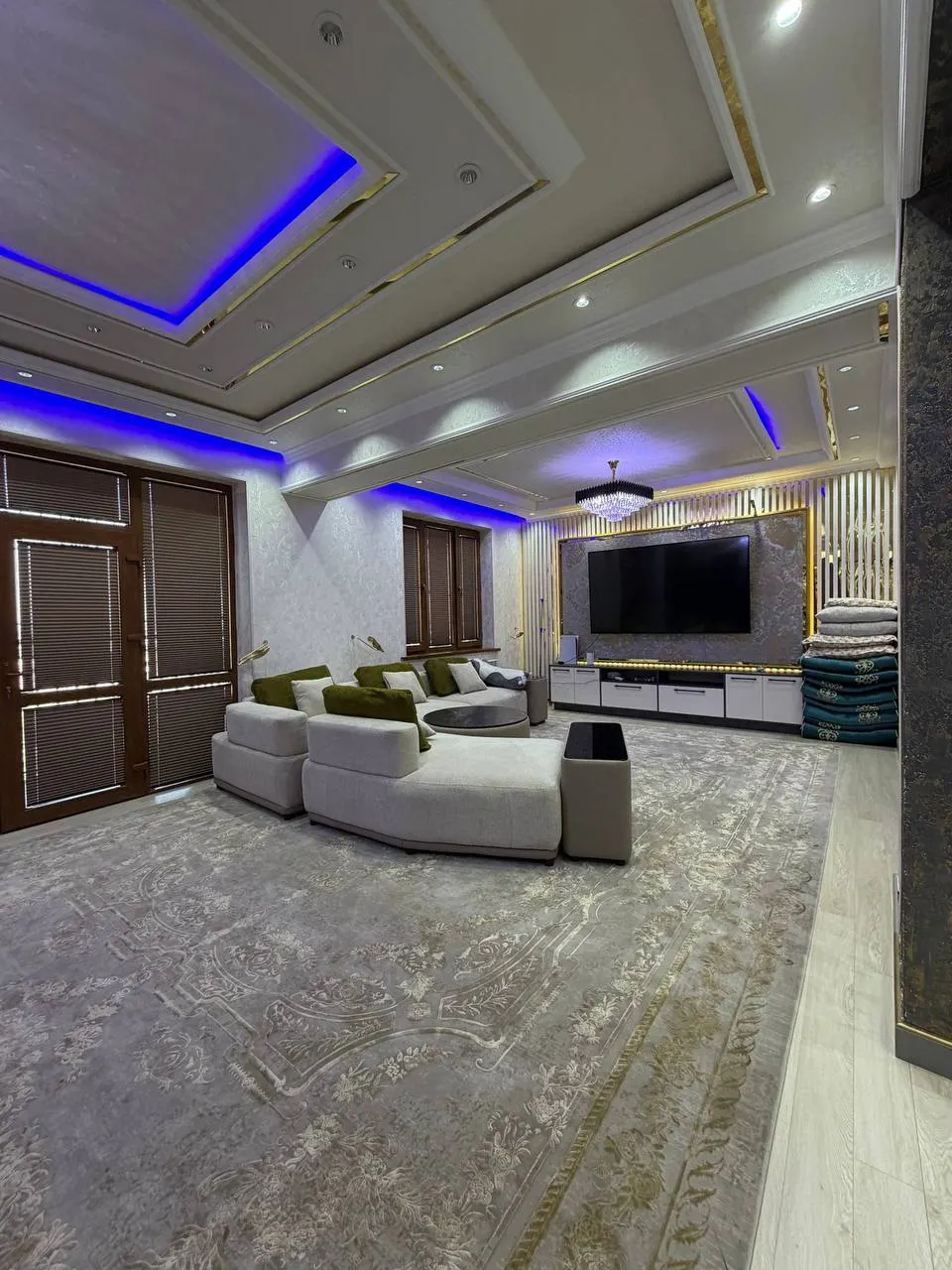 Сотилади 7 хонали квартира, 318 м², 7/8 қават — Юнусобод тумани
