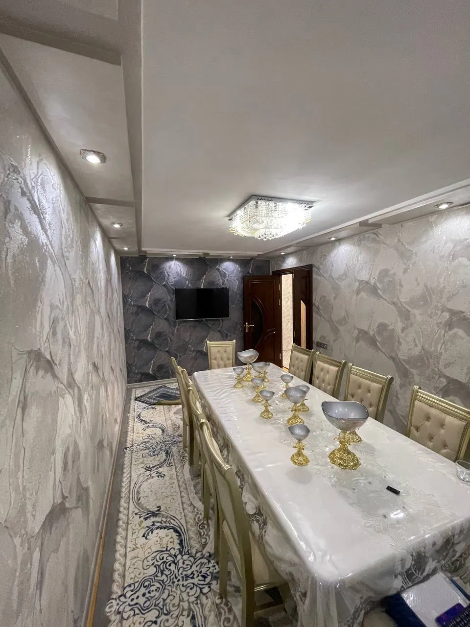 Sotiladi 4 xonali kvartira, 84 m², 2/4 qavat — Yakkasaroy tumani