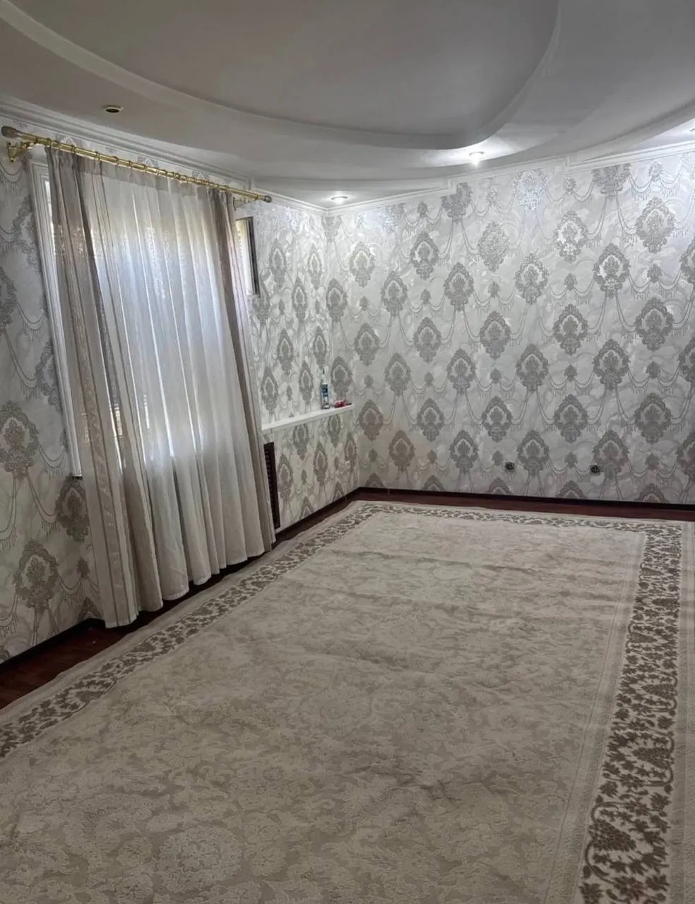 Продаётся 1-комнатная квартира, 38 м², 4/4 этаж — Юнусабадский район