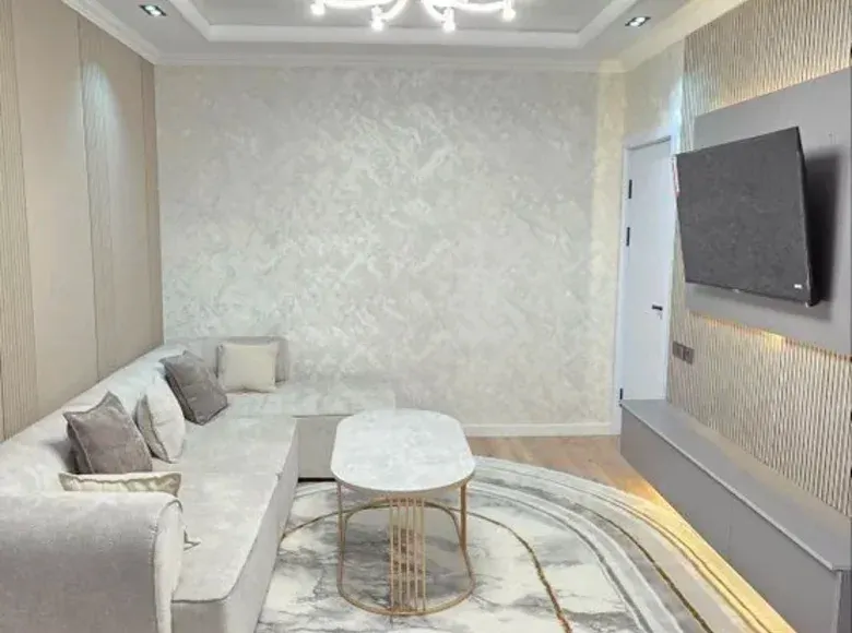 Продаётся 2-комнатная квартира, 42 м², 1/4 этаж — Чиланзарский район