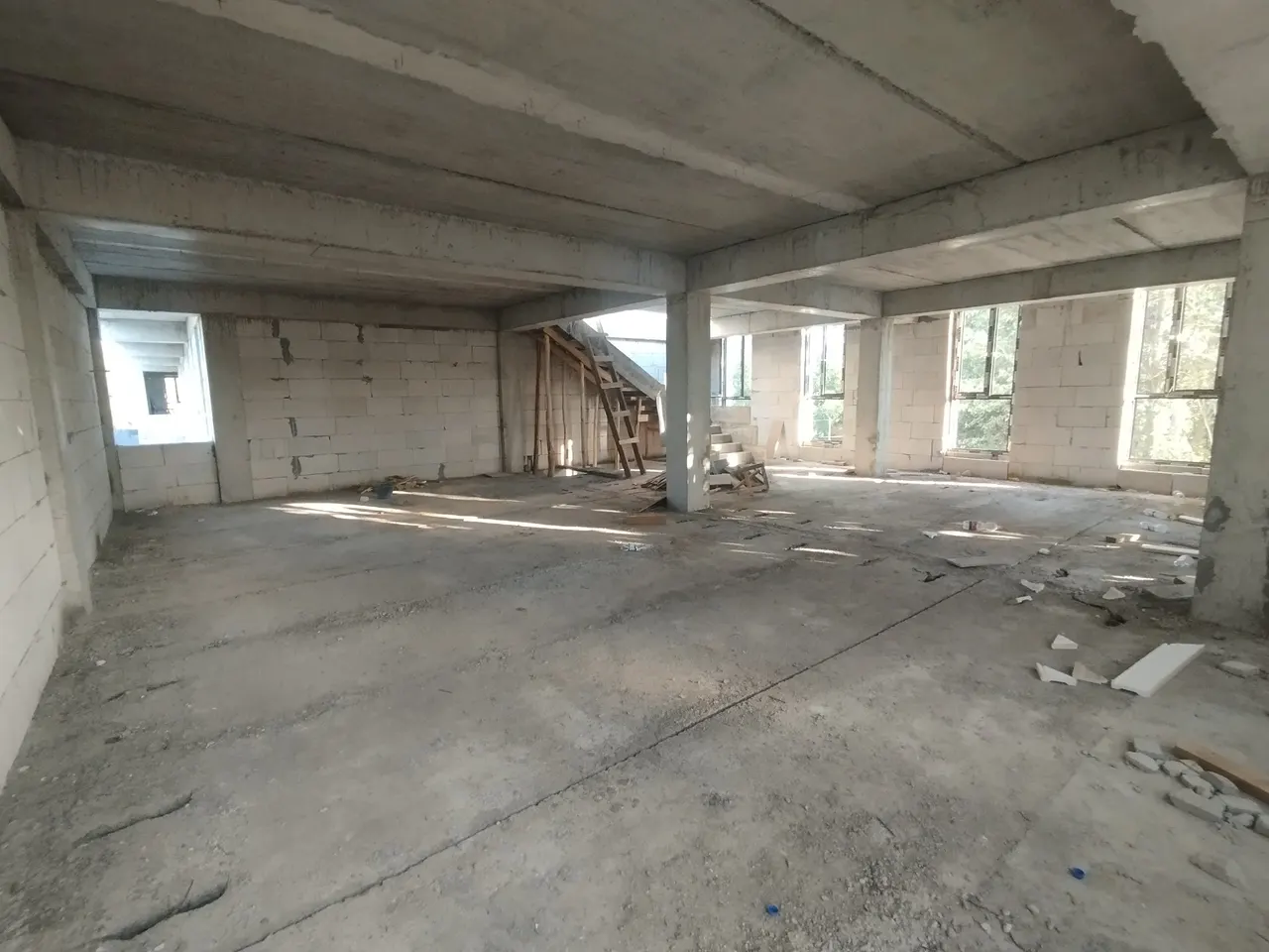 Ijaraga beriladi tijorat binosi, 200 m², 2/2 qavat — Yangihayot tumani