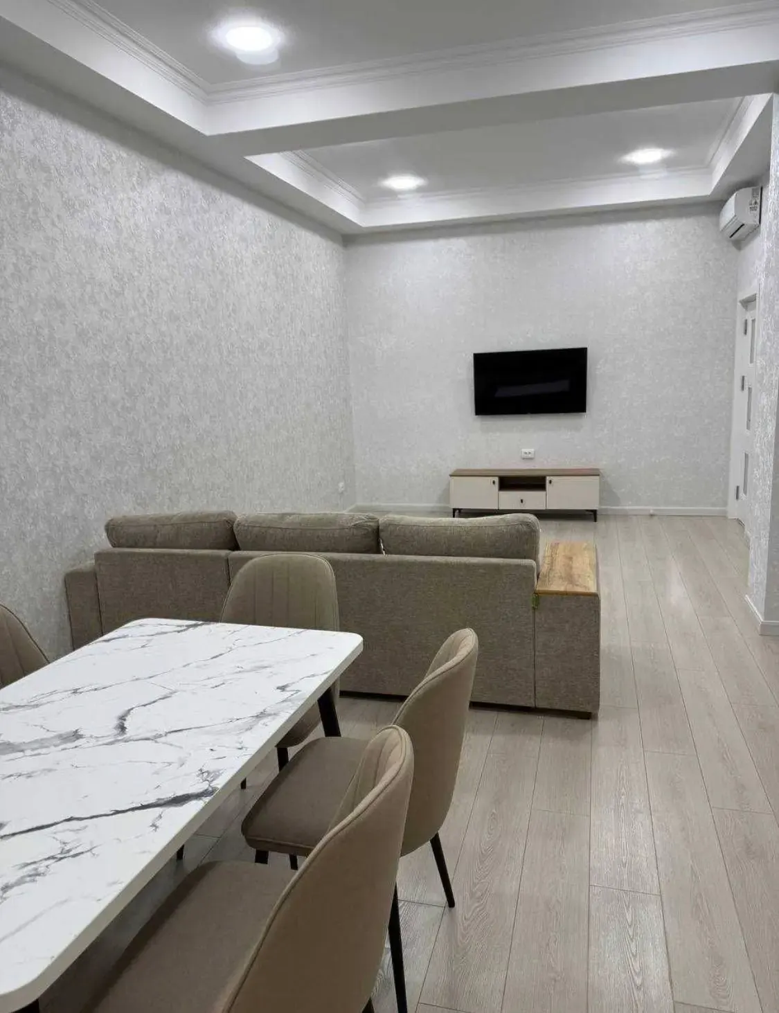 Ijaraga beriladi 2 xonali kvartira, 77 m², 4/10 qavat — Mirzo Ulugʻbek tumani