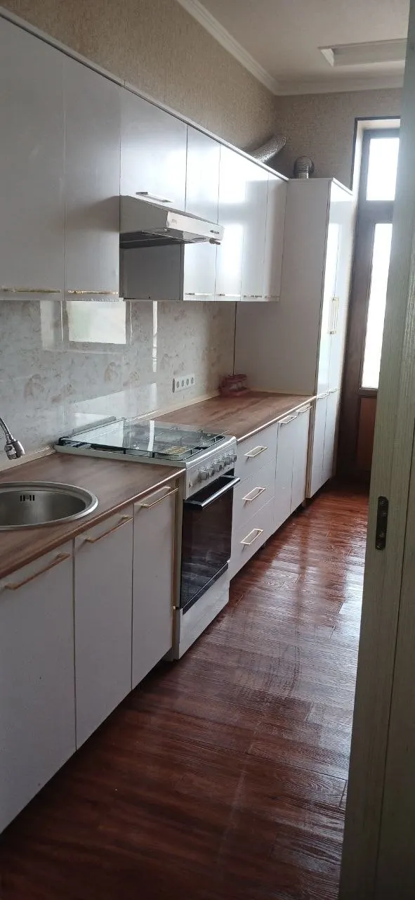 Сотилади 3 хонали квартира, 85 м², 2/5 қават — Қарши шаҳри
