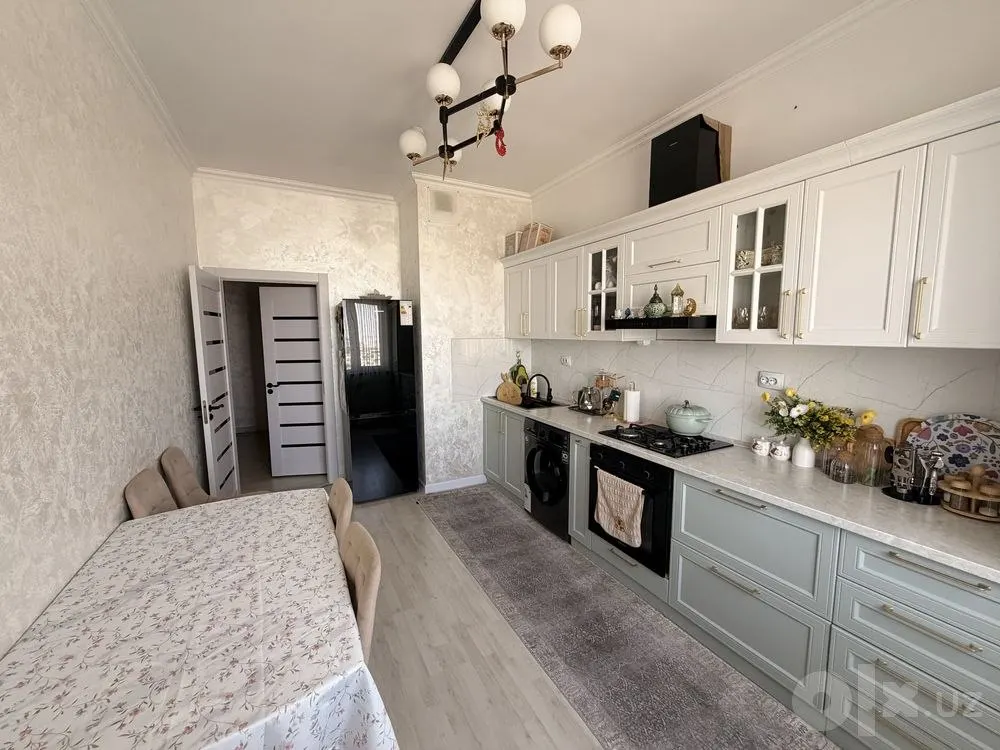Sotiladi 2 xonali kvartira, 65 m², 8/16 qavat — Yangihayot tumani