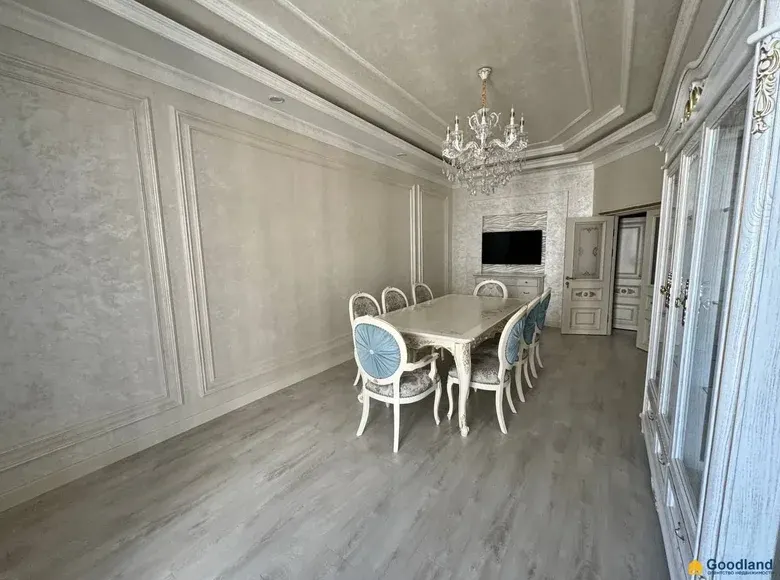 Сотилади 3 хонали квартира, 100 м², 4/9 қават — Мирзо Улуғбек тумани