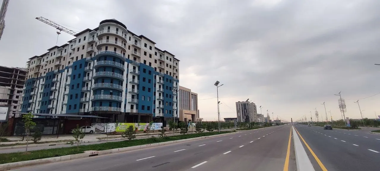 Sotiladi 2 xonali kvartira, 80 m², 2/9 qavat — Nurafshon shahri