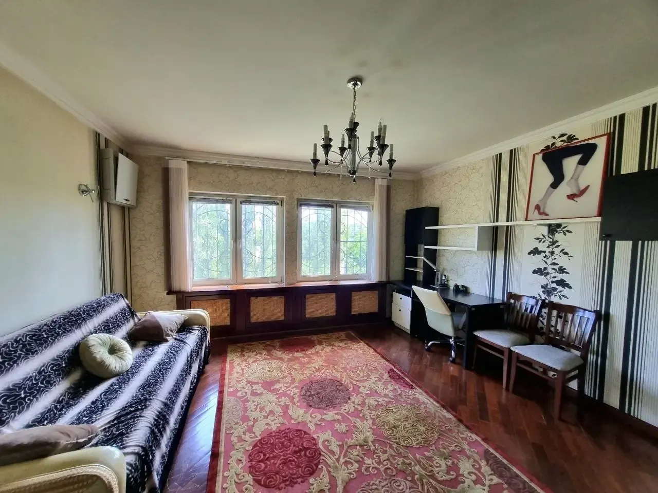 Сдаётся 4-комнатная квартира, 140 м², 4/5 этаж — Мирзо-Улугбекский район