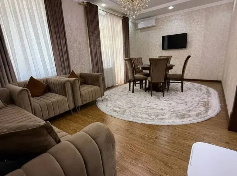 Sotiladi 4 xonali kvartira, 100 m², 3/8 qavat — Yunusobod tumani