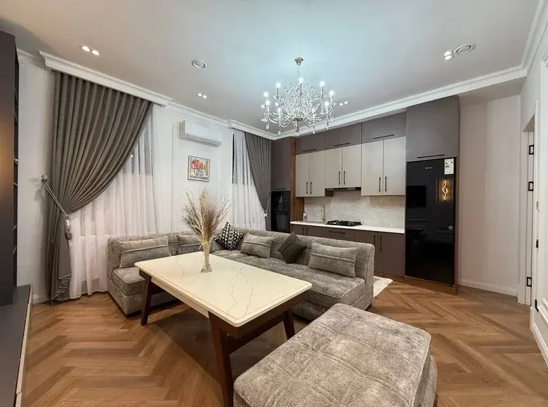 Продаётся 4-комнатная квартира, 124 м², 1/8 этаж — Мирзо-Улугбекский район