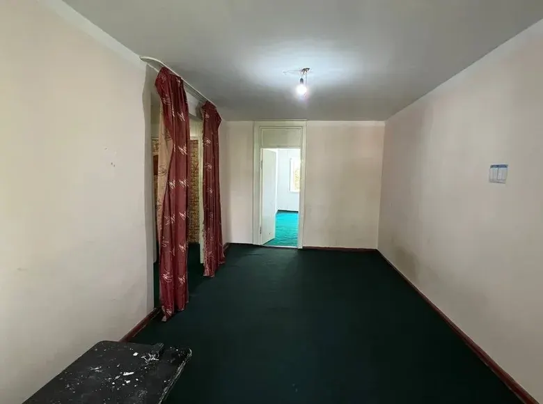 Продаётся 2-комнатная квартира, 56 м², 3/4 этаж — Фергана