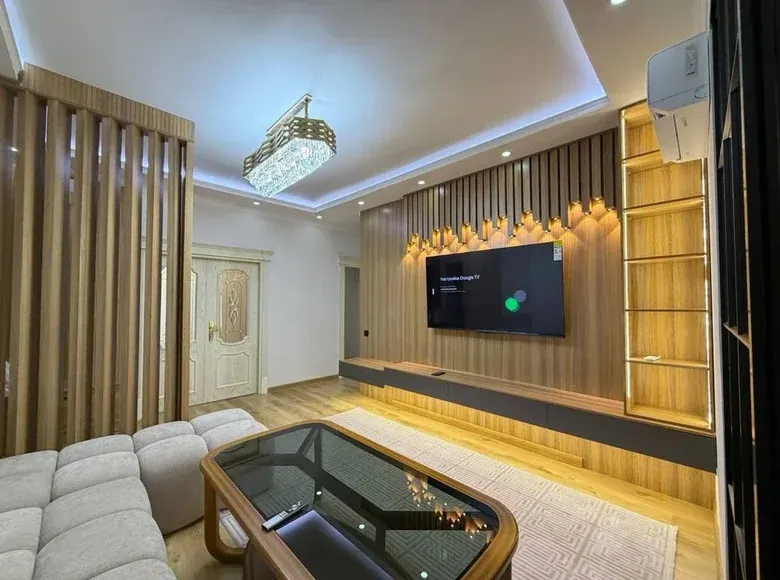 Продаётся 4-комнатная квартира, 90 м², 1/4 этаж — Алмазарский район
