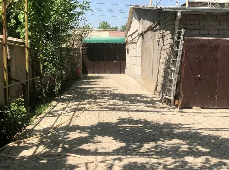 Sotiladi 8 xonali hovli uy, 360 m² — Mirobod tumani