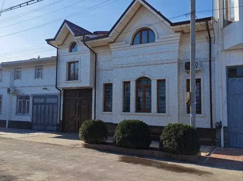 Сотилади 6 хонали ҳовли уй, 250 м² — Яккасарой тумани