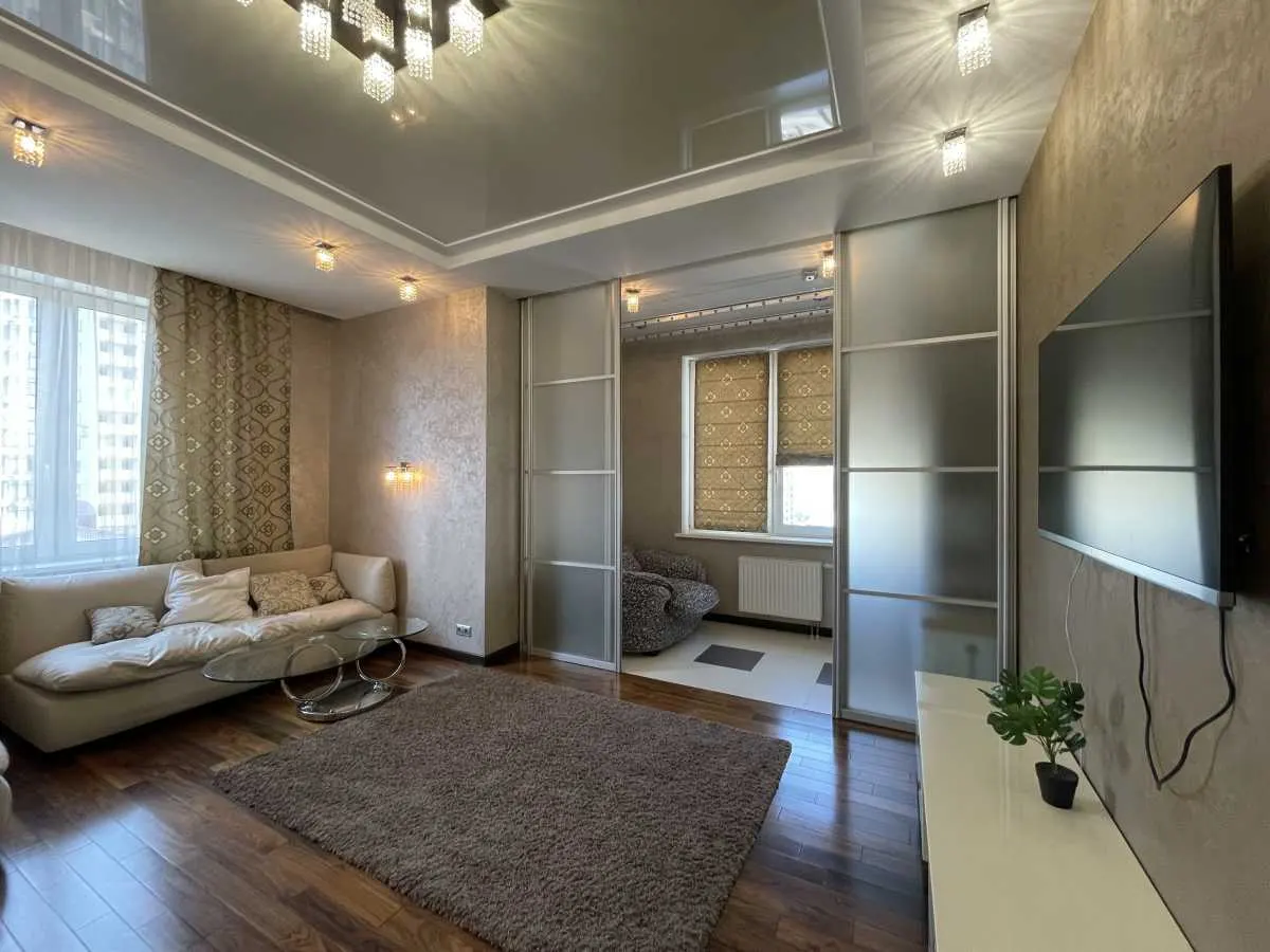 Ижарага берилади 3 хонали квартира, 140 м², 7/8 қават — Миробод тумани