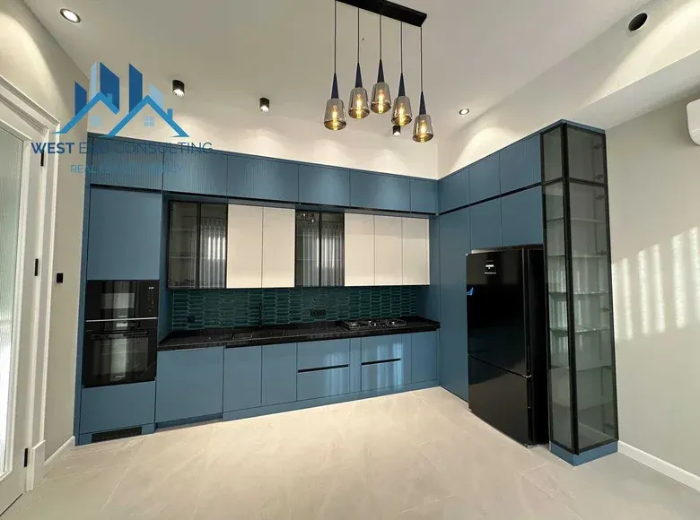 Ijaraga beriladi 6 xonali hovli uy, 2.5 sotix, 350 m², 2/3 qavat — Yakkasaroy tumani
