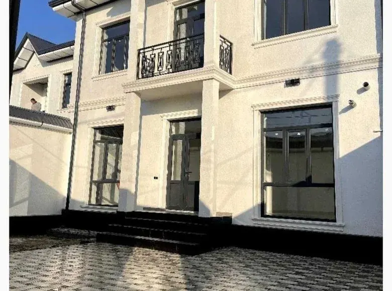 Сотилади 6 хонали ҳовли уй, 2 сотих, 210 м² — Яшнобод тумани