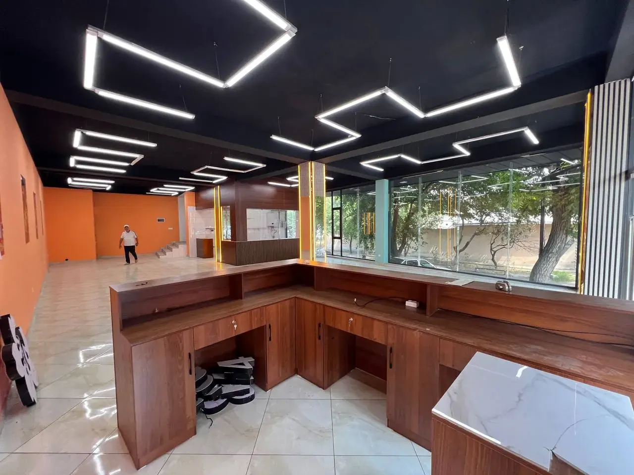 Ijaraga beriladi tijorat binosi, 770 m², 3/3 qavat — Shayxontohur tumani