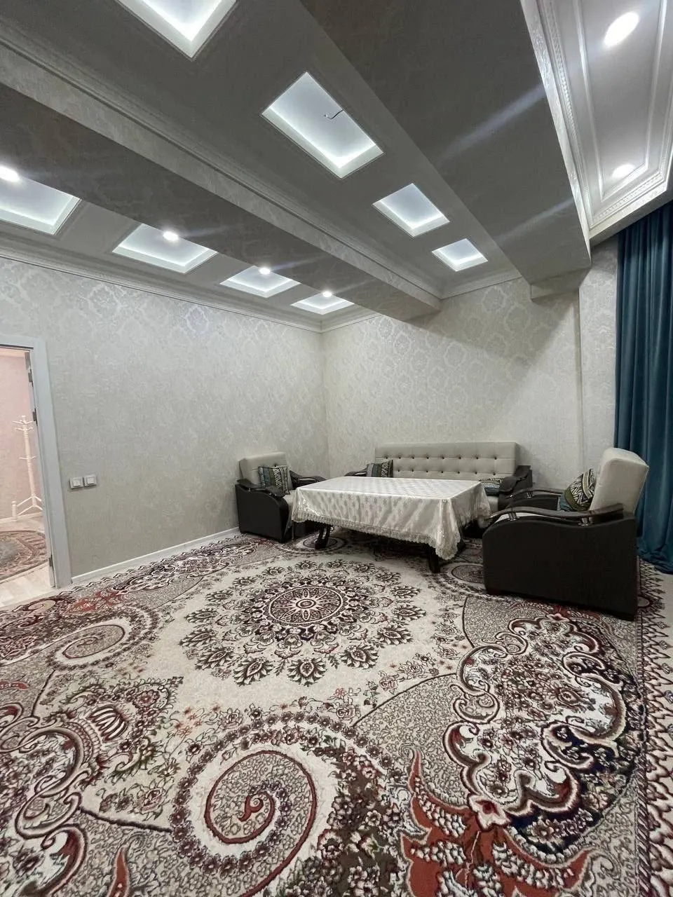 Ijaraga beriladi 3 xonali kvartira, 100 m², 7/8 qavat — Olmazor tumani
