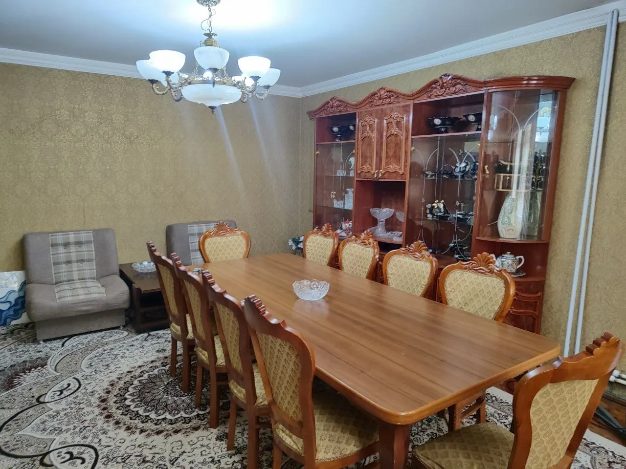 Продаётся 3-комнатная квартира, 72 м², 1/4 этаж — Юнусабадский район