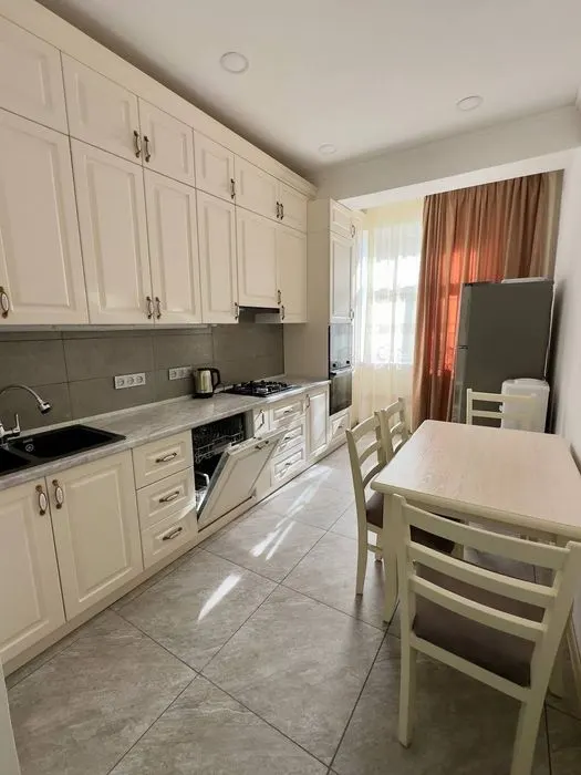 Ижарага берилади 3 хонали квартира, 95 м², 5/8 қават — Яккасарой тумани