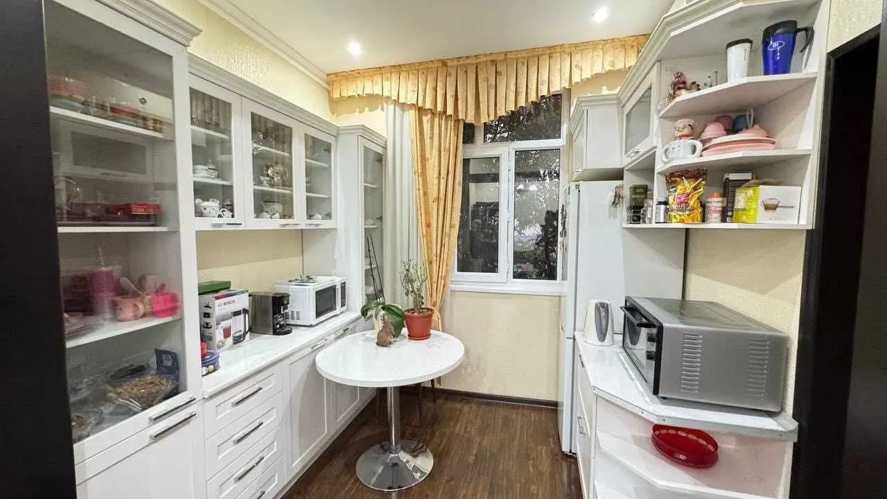 Sotiladi 4 xonali kvartira, 110 m², 4/4 qavat — Mirobod tumani