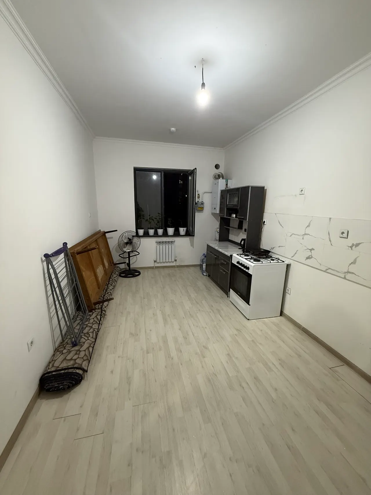 Sotiladi 2 xonali kvartira, 58 m², 1/16 qavat — Yangihayot tumani