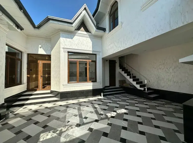 Продаётся 4-комнатный дом, 180 м² — Шайхантахурский район