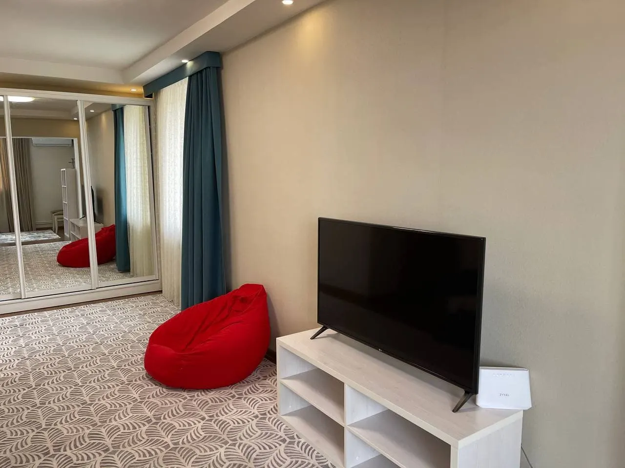 Ijaraga beriladi 2 xonali kvartira, 70 m², 4/4 qavat — Mirzo Ulugʻbek tumani