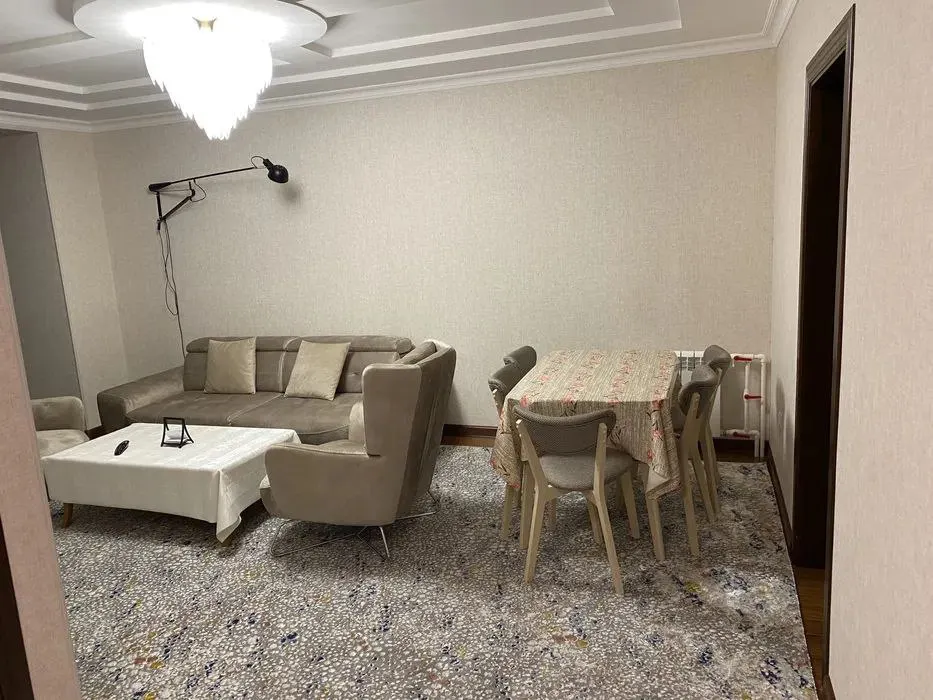 Ижарага берилади 3 хонали квартира, 85 м², 1/4 қават — Яккасарой тумани