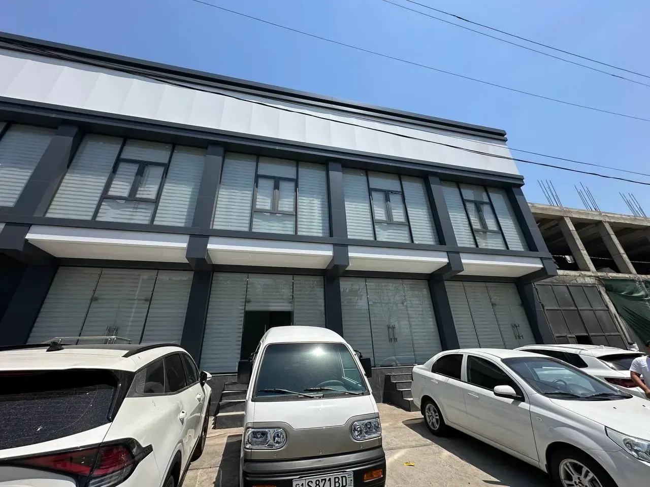 Ижарага берилади тижорат биноси, 180 м² — Олмазор тумани