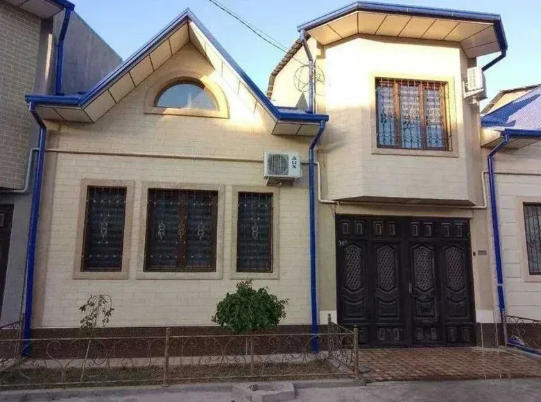 Sotiladi 4 xonali hovli uy, 200 m² — Toshkent shahri