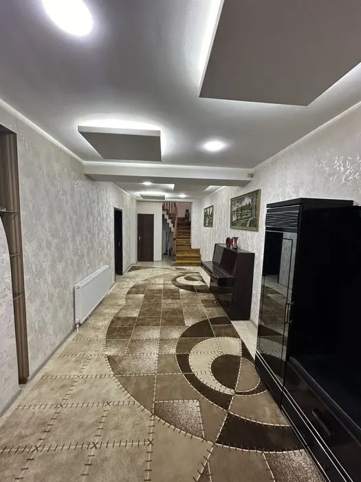 Сдаётся 5-комнатный дом, 1.5 сот., 200 м² — Яккасарайский район