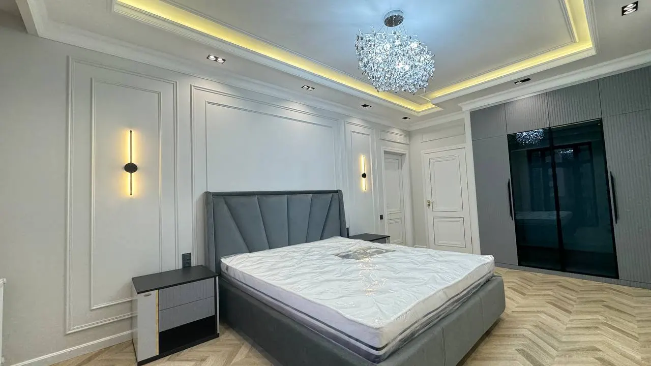 Продаётся 4-комнатная квартира, 136 м², 6/10 этаж — Яккасарайский район