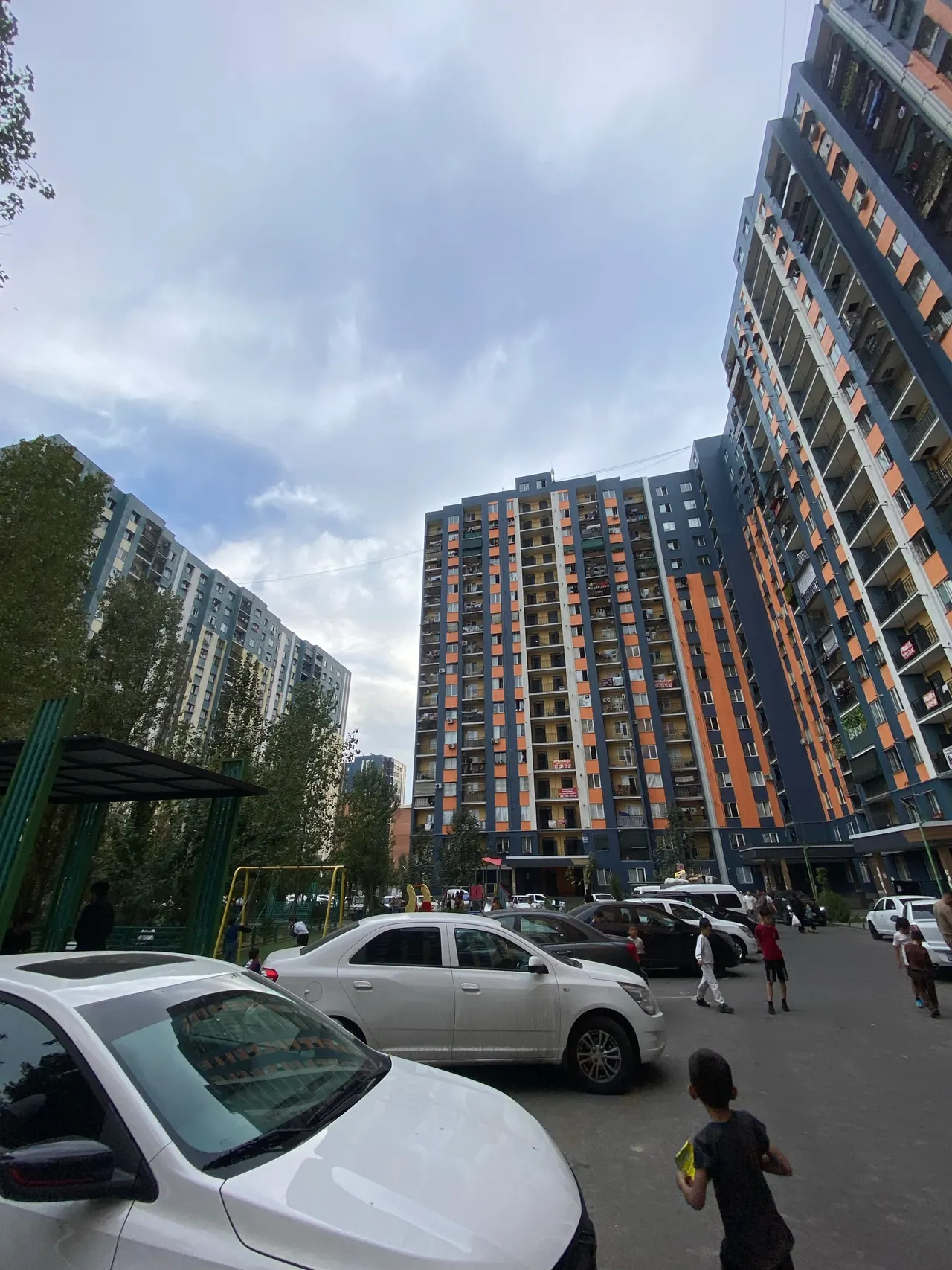 Продаётся 3-комнатная квартира, 81 м², 3/16 этаж — Сергелийский район
