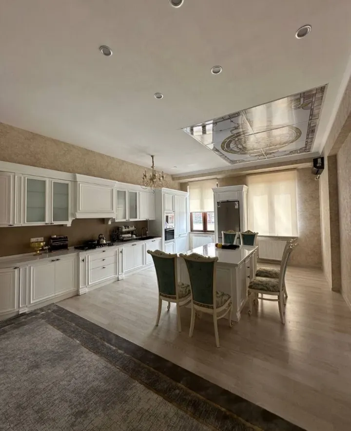 Сотилади 6 хонали квартира, 300 м², 3/10 қават — Юнусобод тумани