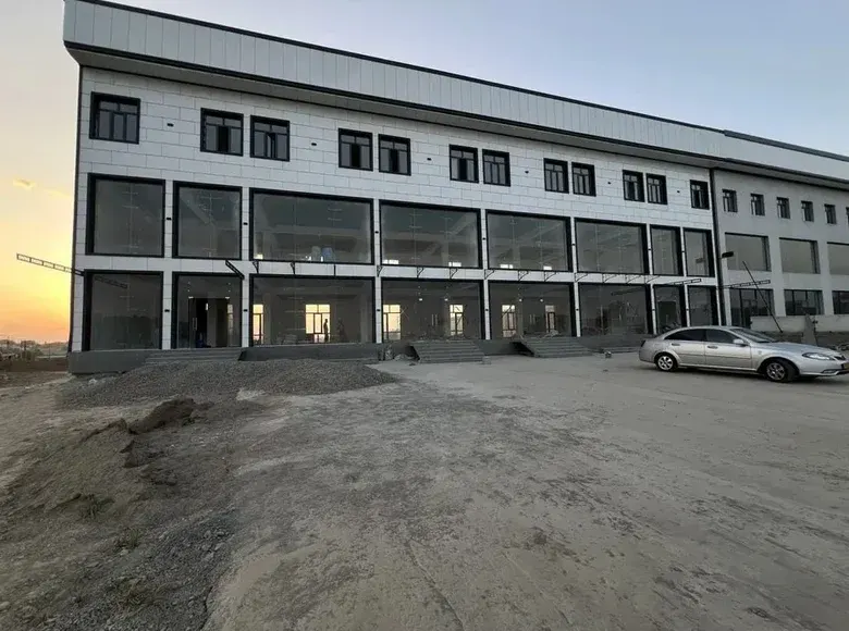 Ижарага берилади тижорат биноси, 1700 м², 3/3 қават — Янгийўл шаҳри