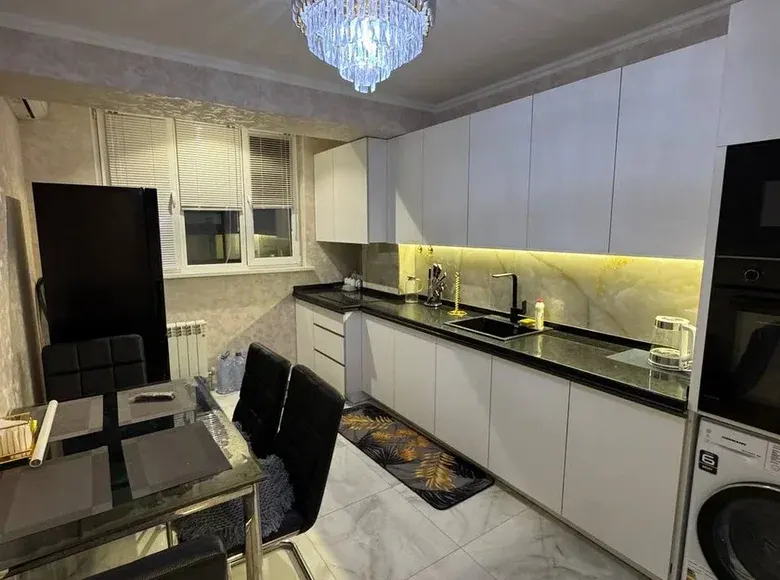 Сдаётся комната, 90 м², 4/9 этаж — Мирабадский район