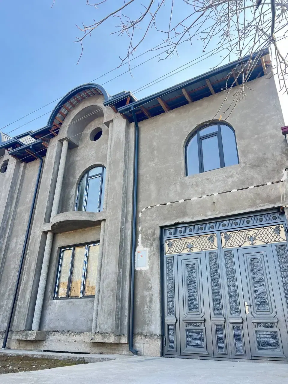 Sotiladi 7 xonali hovli uy, 2,3 sotix, 3 qavatli — Zangiota tumani