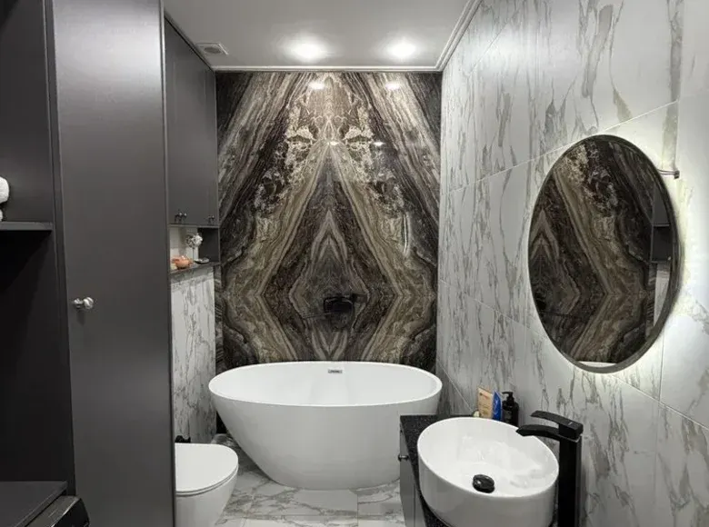 Сотилади 5 хонали квартира, 125 м², 8/9 қават — Мирзо Улуғбек тумани