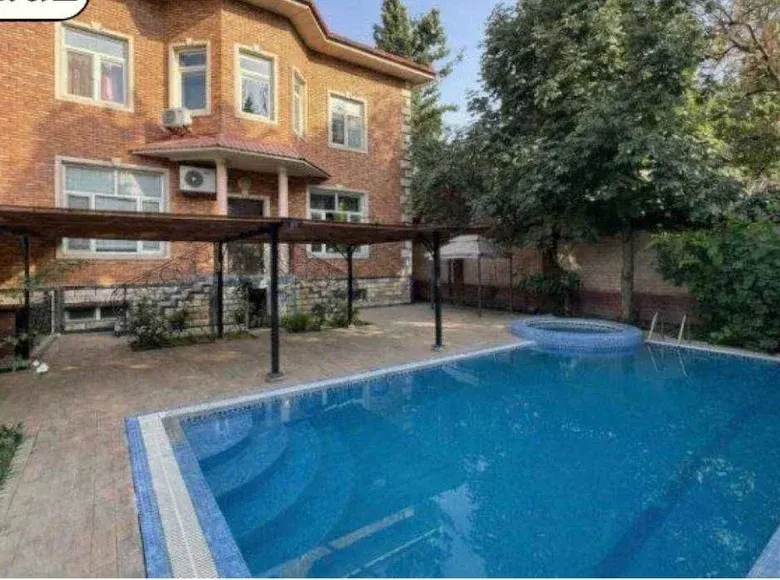 Сотилади 8 хонали ҳовли уй, 6.7 сотих, 470 м² — Мирзо Улуғбек тумани