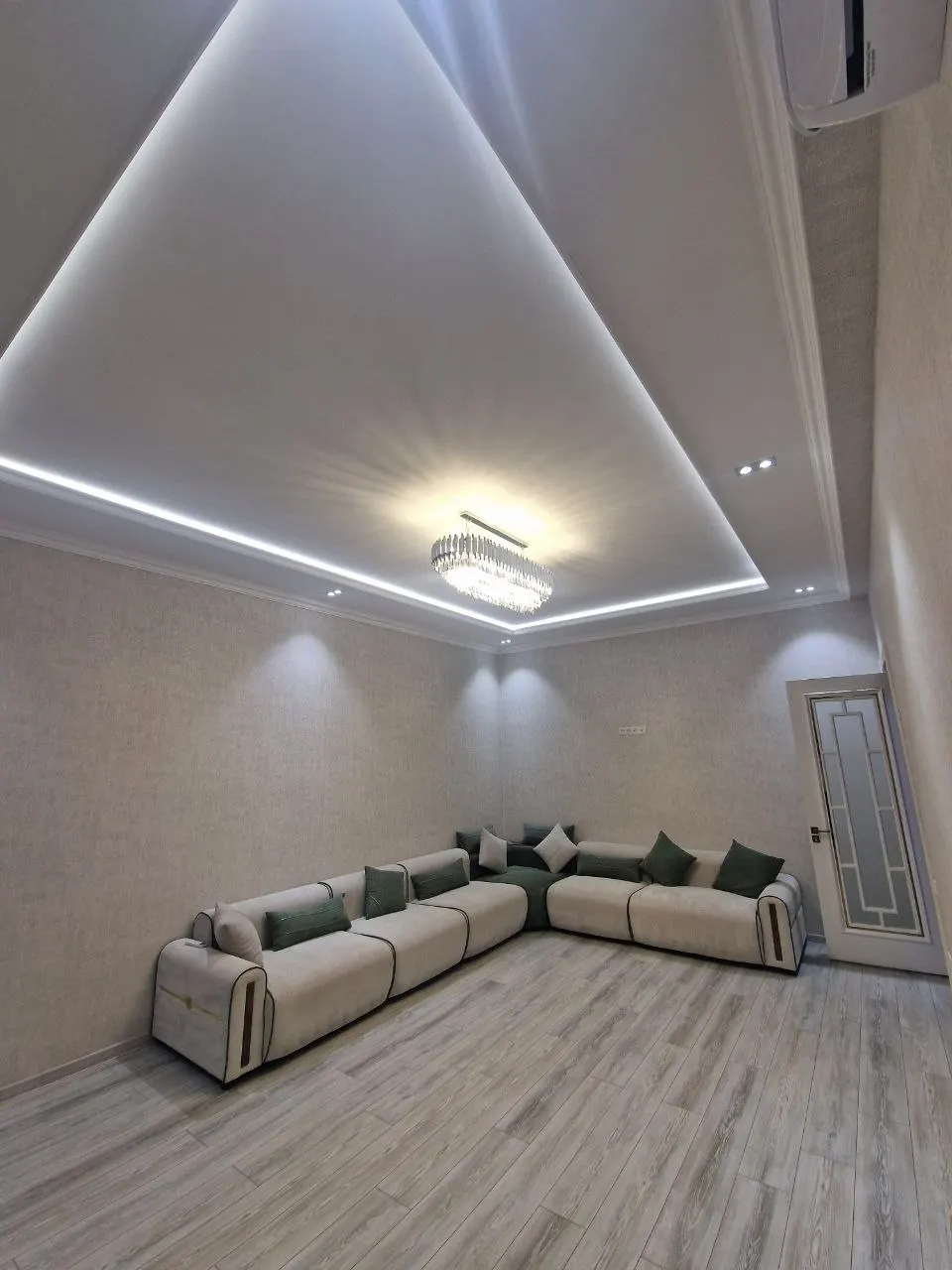 Сотилади 4 хонали квартира, 130 м², 1/9 қават — Яшнобод тумани