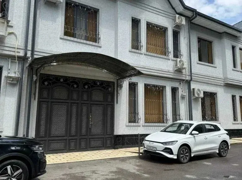 Sotiladi 5 xonali hovli uy, 210 m² — Yunusobod tumani