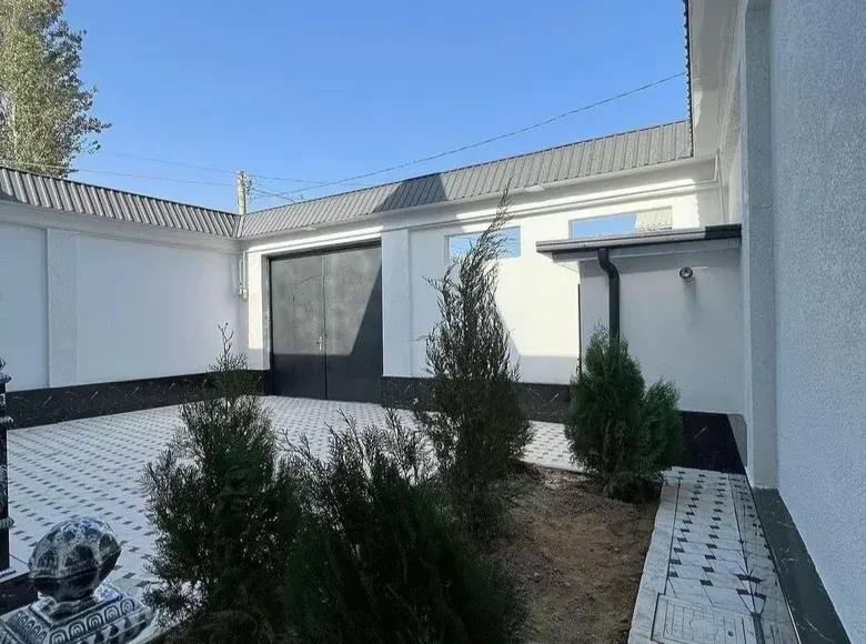 Sotiladi 5 xonali hovli uy — Toshkent shahri