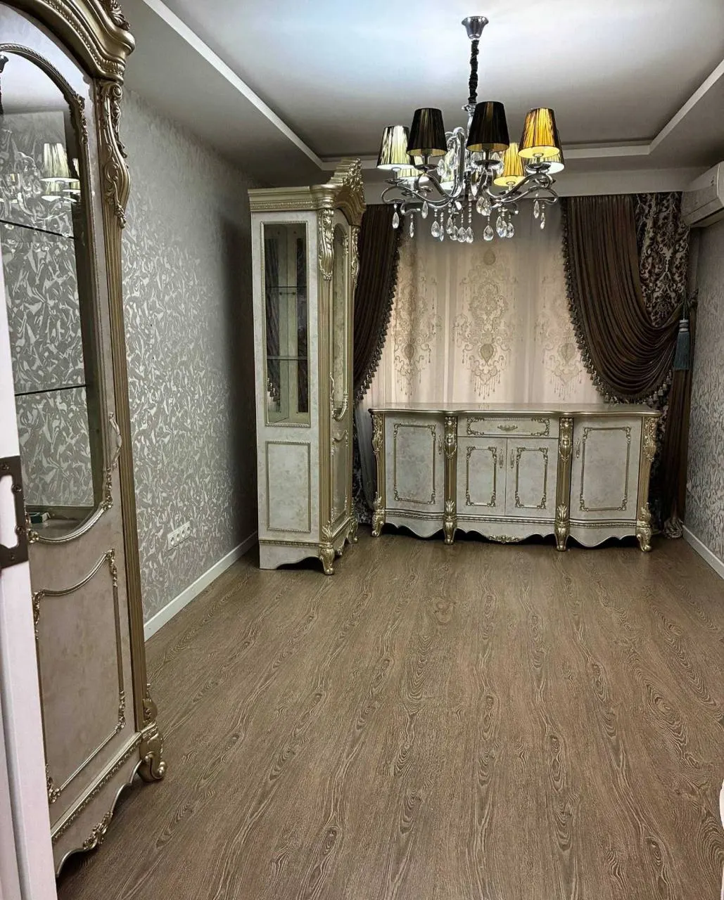 Сотилади 4 хонали квартира, 98 м², 3/5 қават — Юнусобод тумани