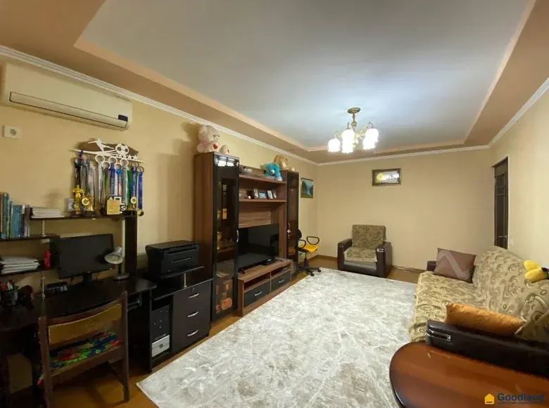 Sotiladi 3 xonali kvartira, 73 m², 2/4 qavat — Mirzo Ulugʻbek tumani