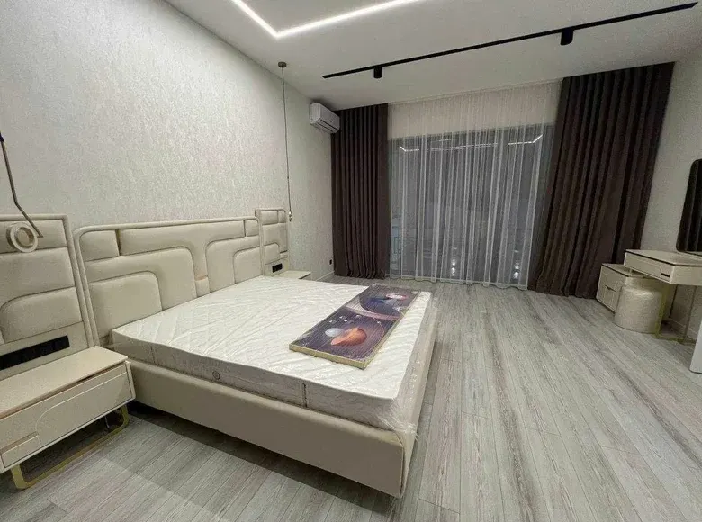 Sotiladi 6 xonali hovli uy, 450 m², 1/2 qavat — Mirzo Ulugʻbek tumani